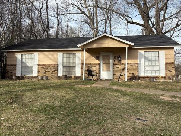 1732 Brookhollow Circle, Jackson, MS 39212