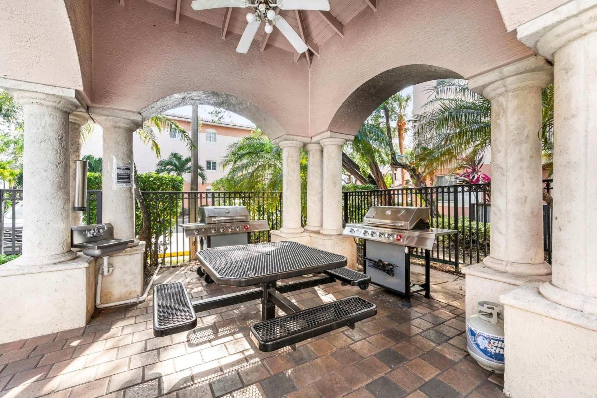 2005 SE 10th Avenue, Unit 410, Fort Lauderdale, FL 33316 Photo