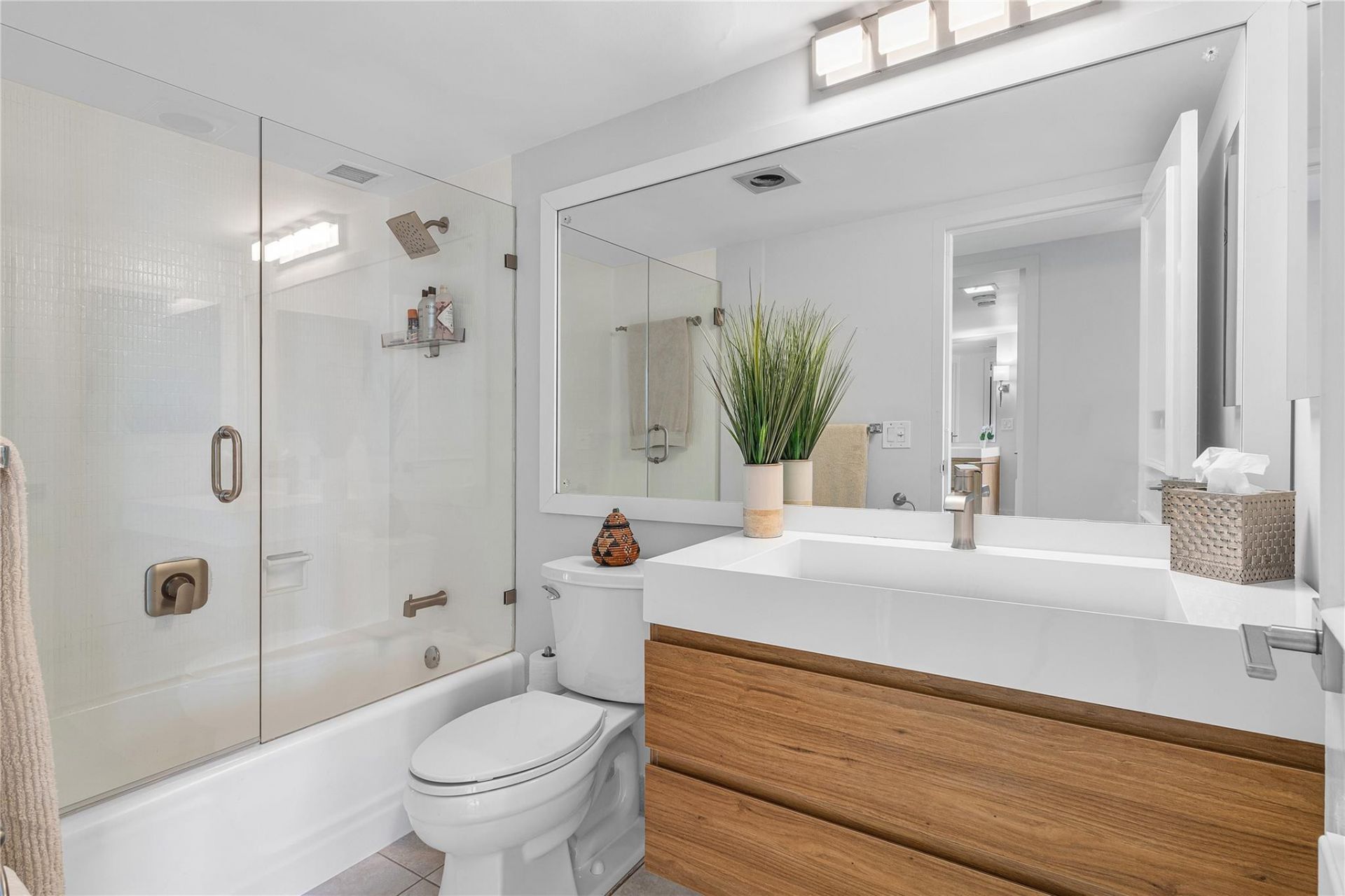 3000 Holiday Drive, Unit 1605, Fort Lauderdale, FL 33316 Photo