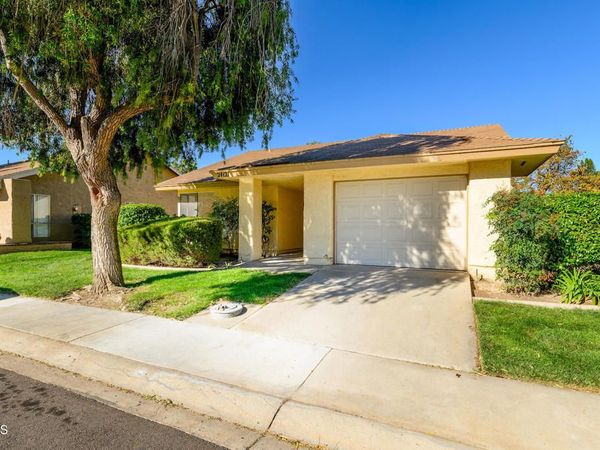 24121 Village 24, Camarillo, CA 93012