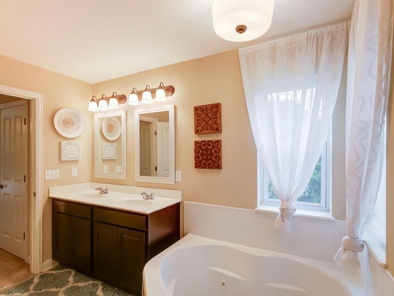 8661 Crooked Maple Drive, Blacklick, OH 43004 Photo 32