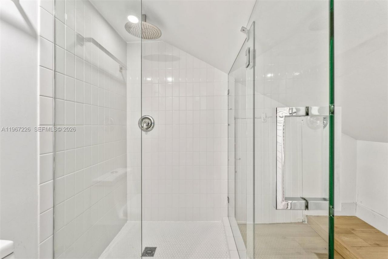 3951 Park Dr, Miami, FL 33133 Photo