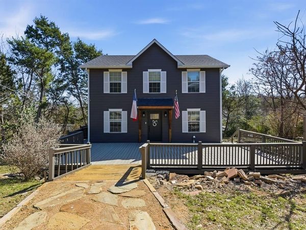 1205 Comanche Cove Drive , Granbury, TX 76048