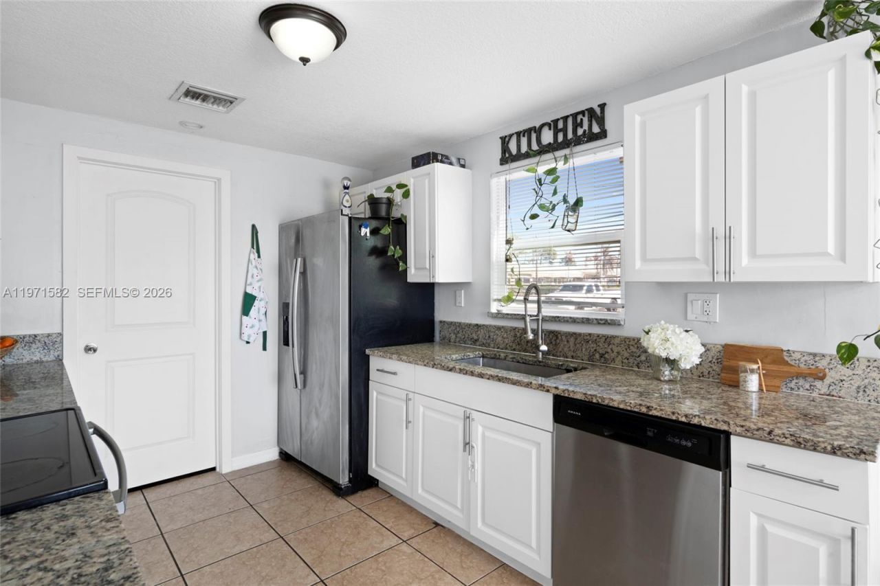 1526 SE Port St Lucie Blvd, Port Saint Lucie, FL 34952 Photo