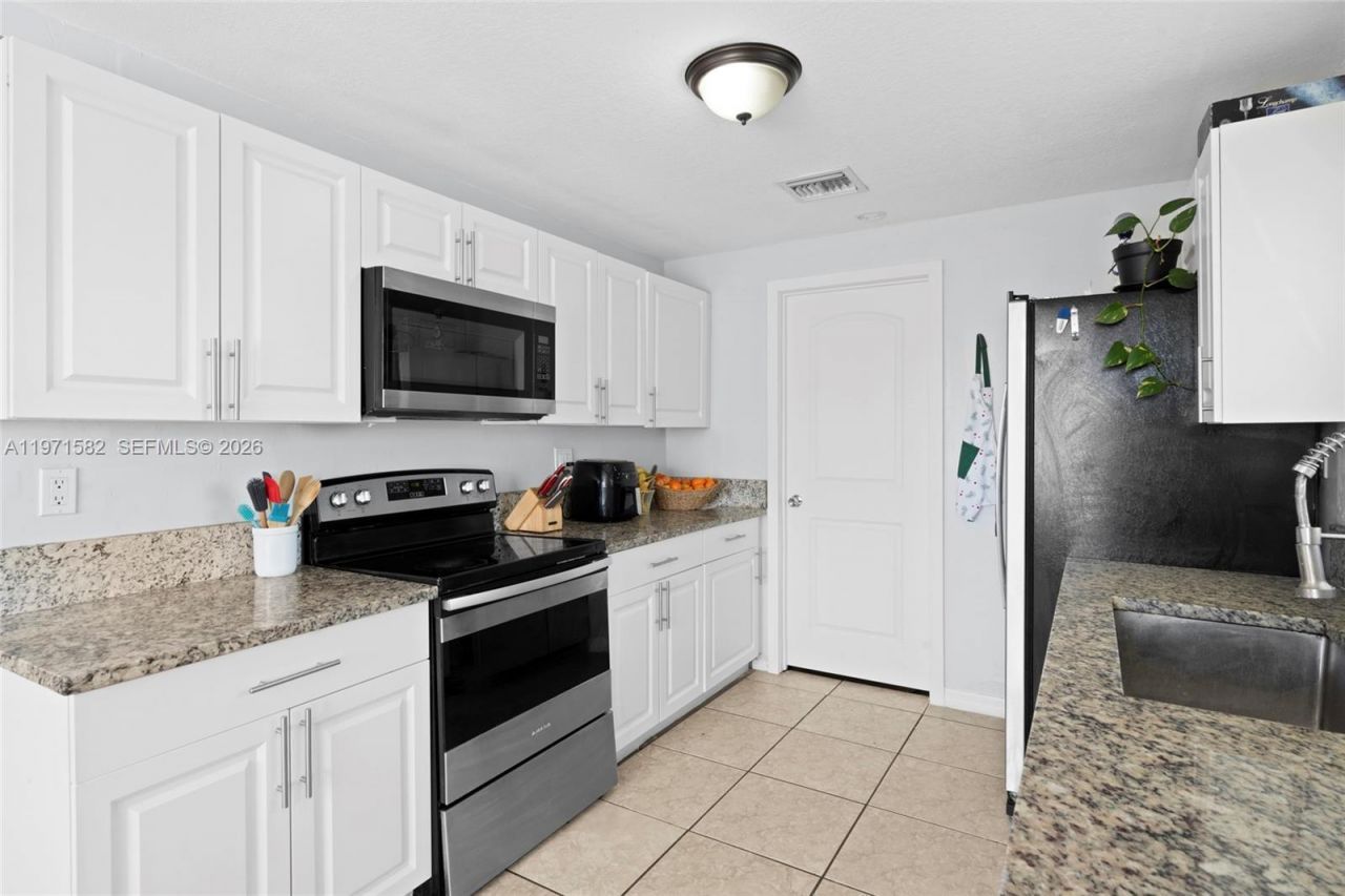 1526 SE Port St Lucie Blvd, Port Saint Lucie, FL 34952 Photo