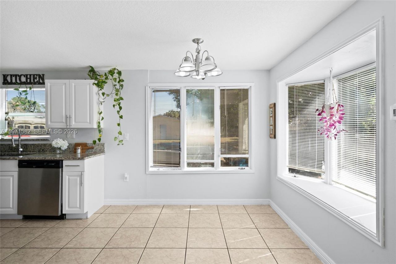 1526 SE Port St Lucie Blvd, Port Saint Lucie, FL 34952 Photo