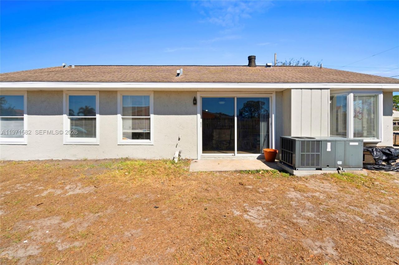 1526 SE Port St Lucie Blvd, Port Saint Lucie, FL 34952 Photo