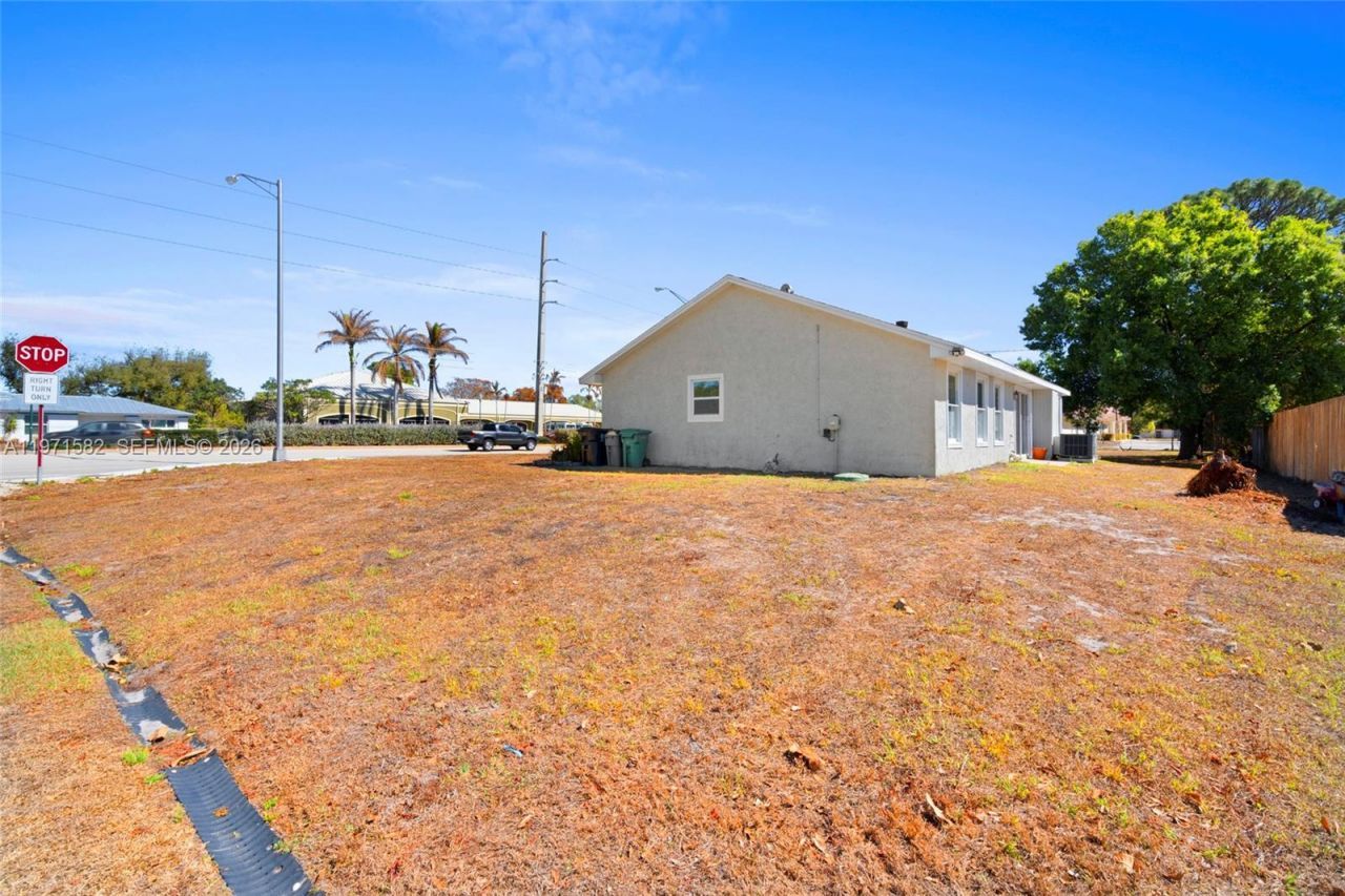 1526 SE Port St Lucie Blvd, Port Saint Lucie, FL 34952 Photo