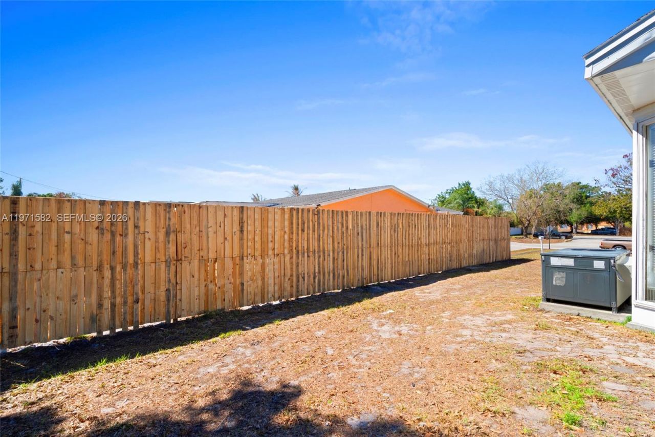 1526 SE Port St Lucie Blvd, Port Saint Lucie, FL 34952 Photo