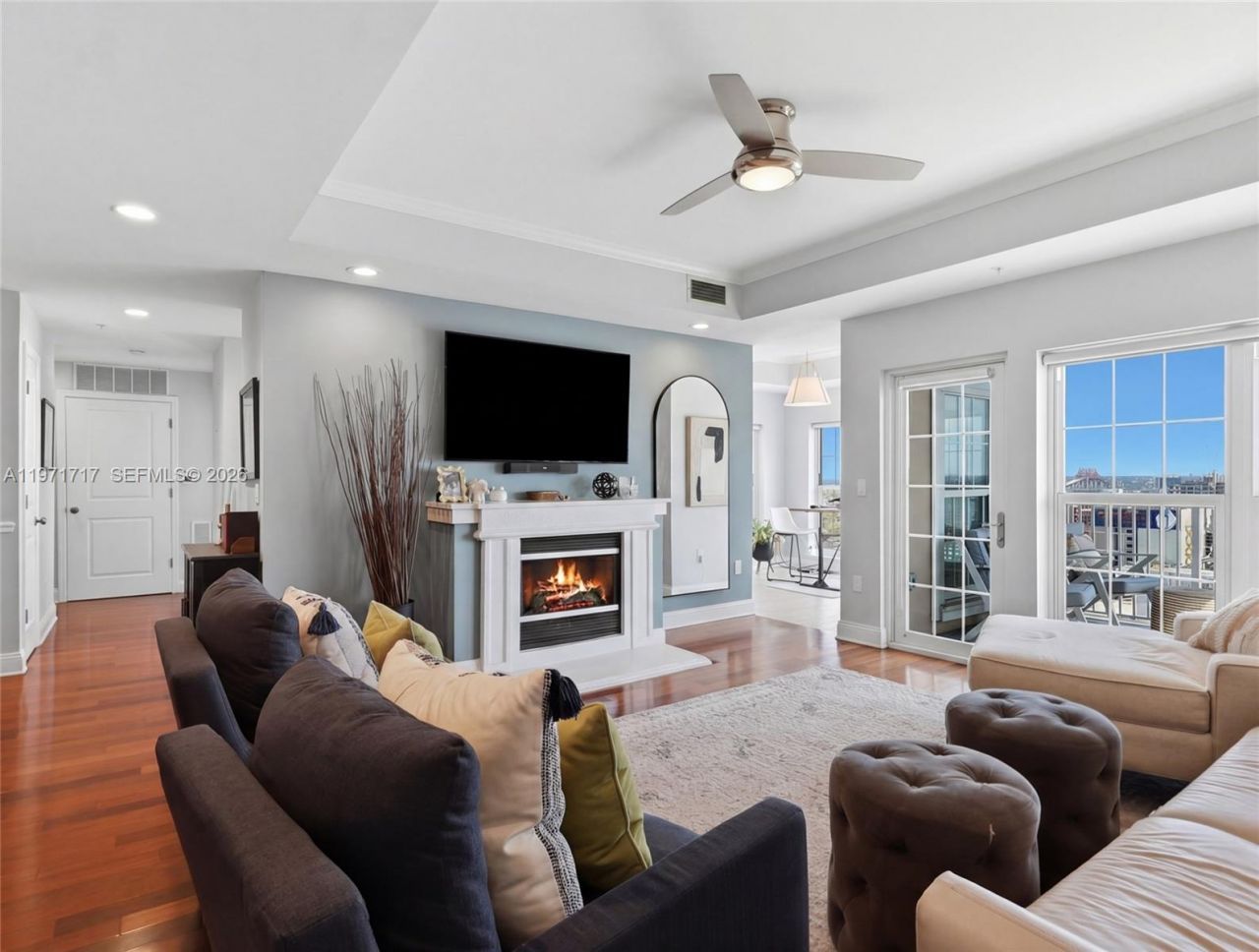 400 E Bay Street, Unit 1706, Jacksonville, FL 32202 Photo