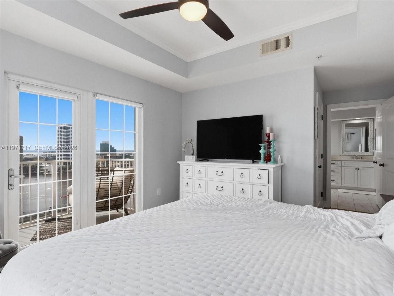 400 E Bay Street, Unit 1706, Jacksonville, FL 32202 Photo