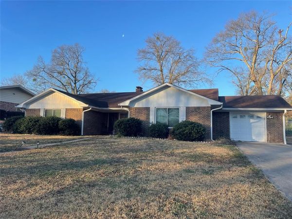 2420 Breckenridge Street , Tyler, TX 75702