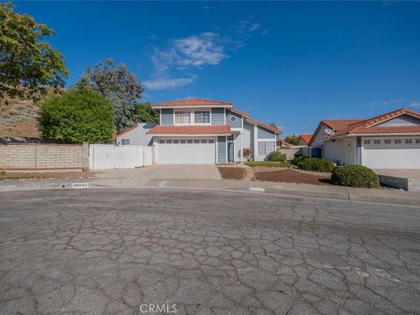 28043 Woodstock Avenue, Castaic, CA 91384