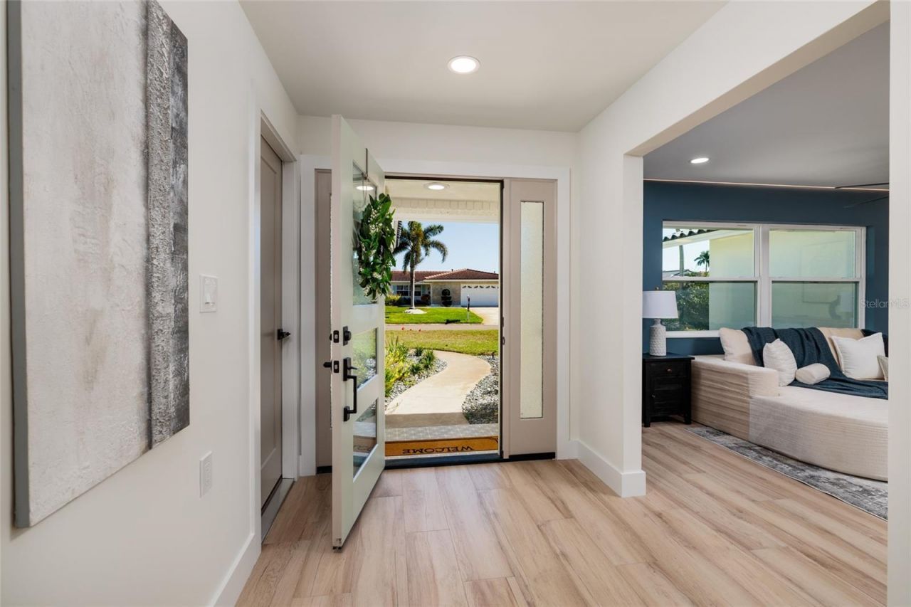 1985 Michigan Avenue Ne, Saint Petersburg, FL 33703 Photo