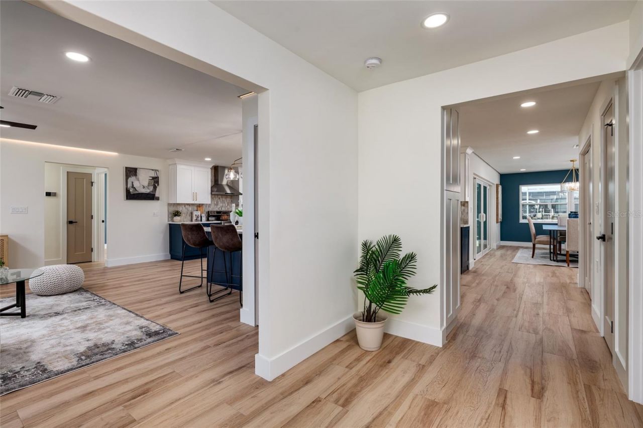 1985 Michigan Avenue Ne, Saint Petersburg, FL 33703 Photo