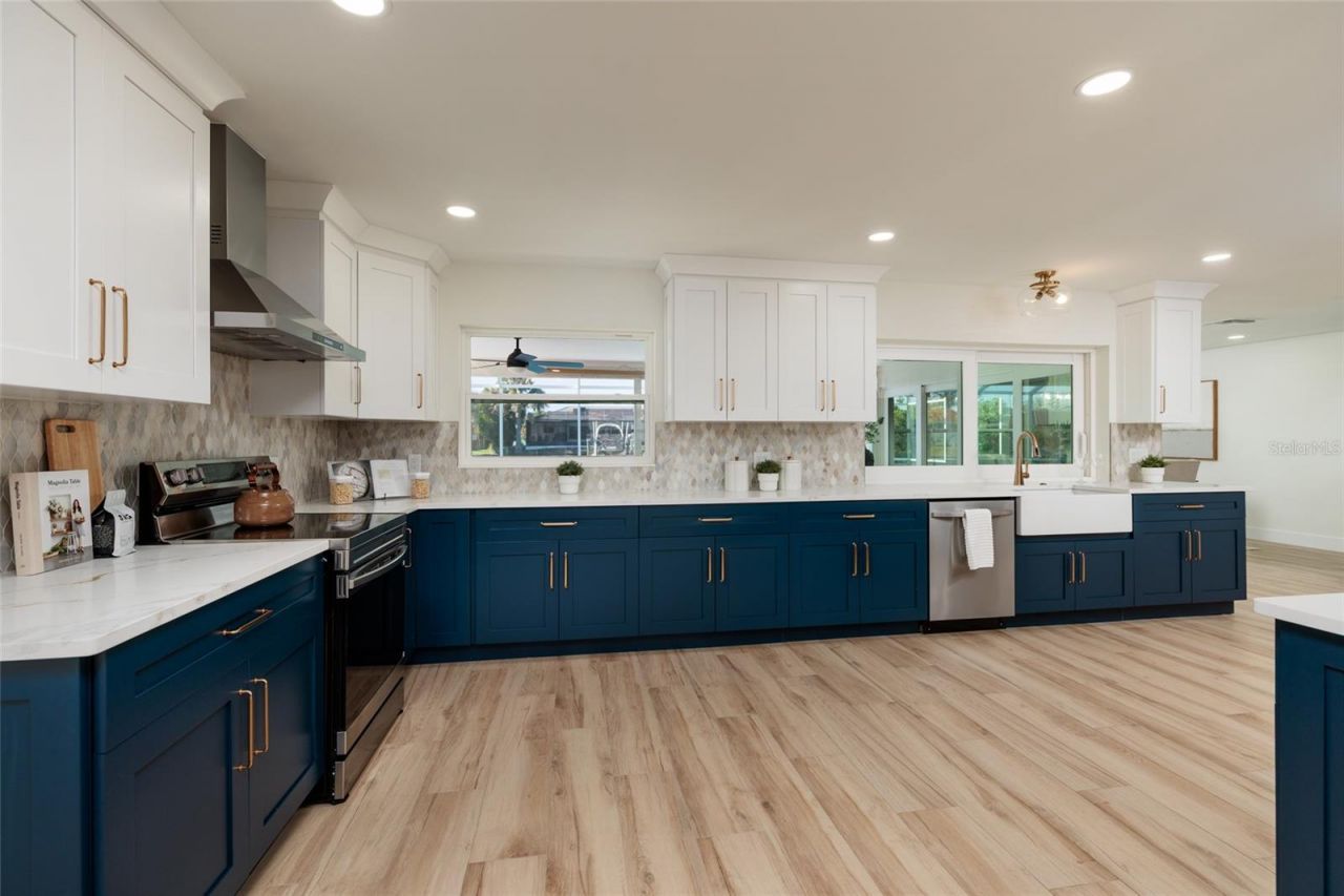 1985 Michigan Avenue Ne, Saint Petersburg, FL 33703 Photo