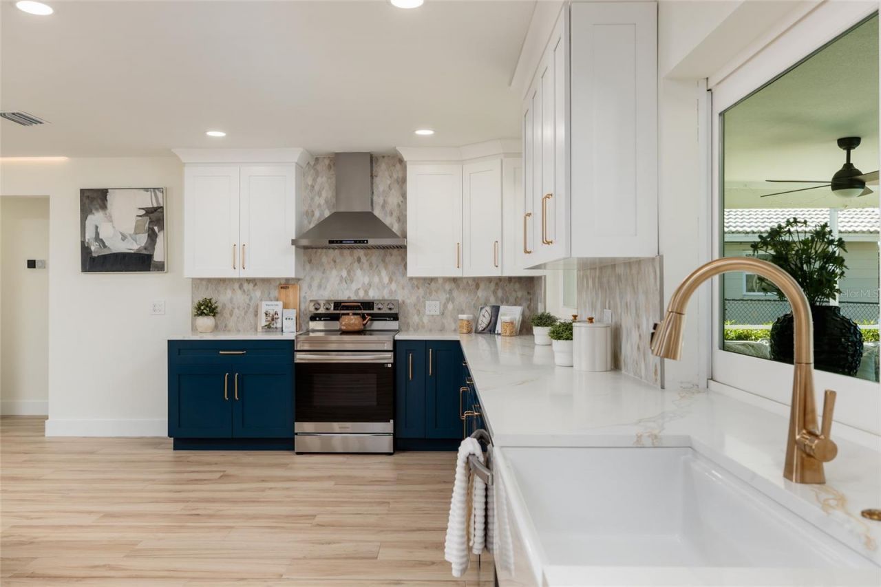 1985 Michigan Avenue Ne, Saint Petersburg, FL 33703 Photo