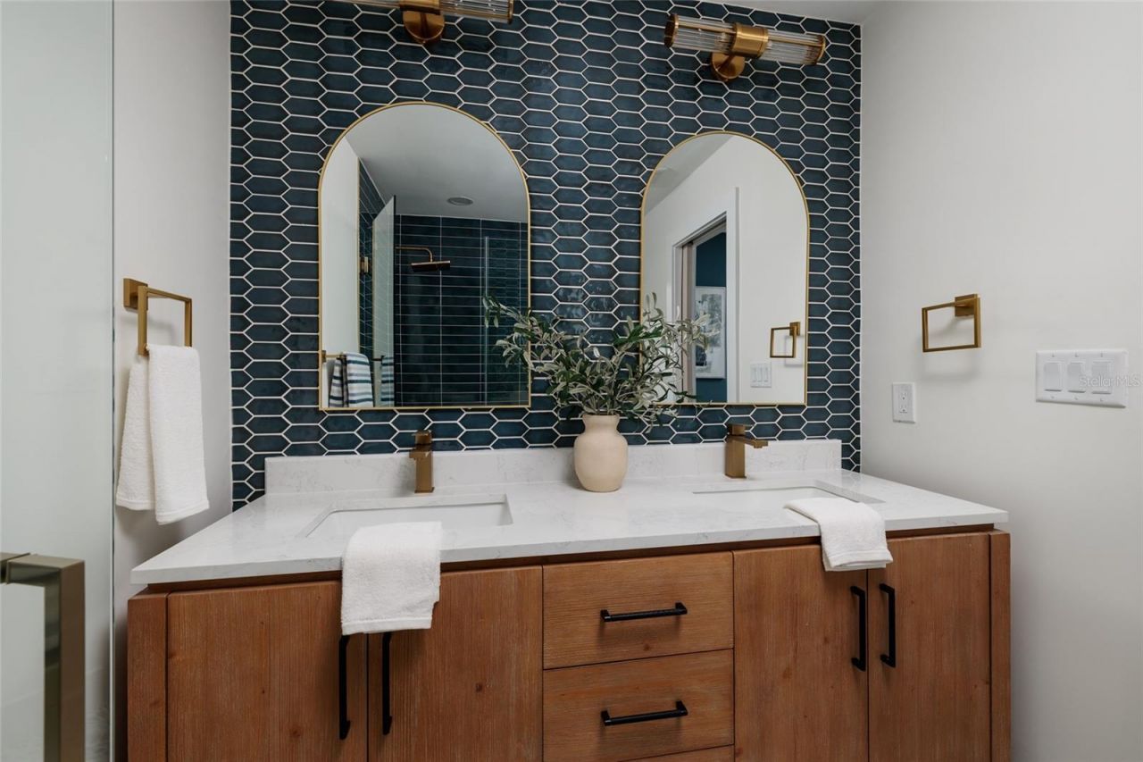 1985 Michigan Avenue Ne, Saint Petersburg, FL 33703 Photo