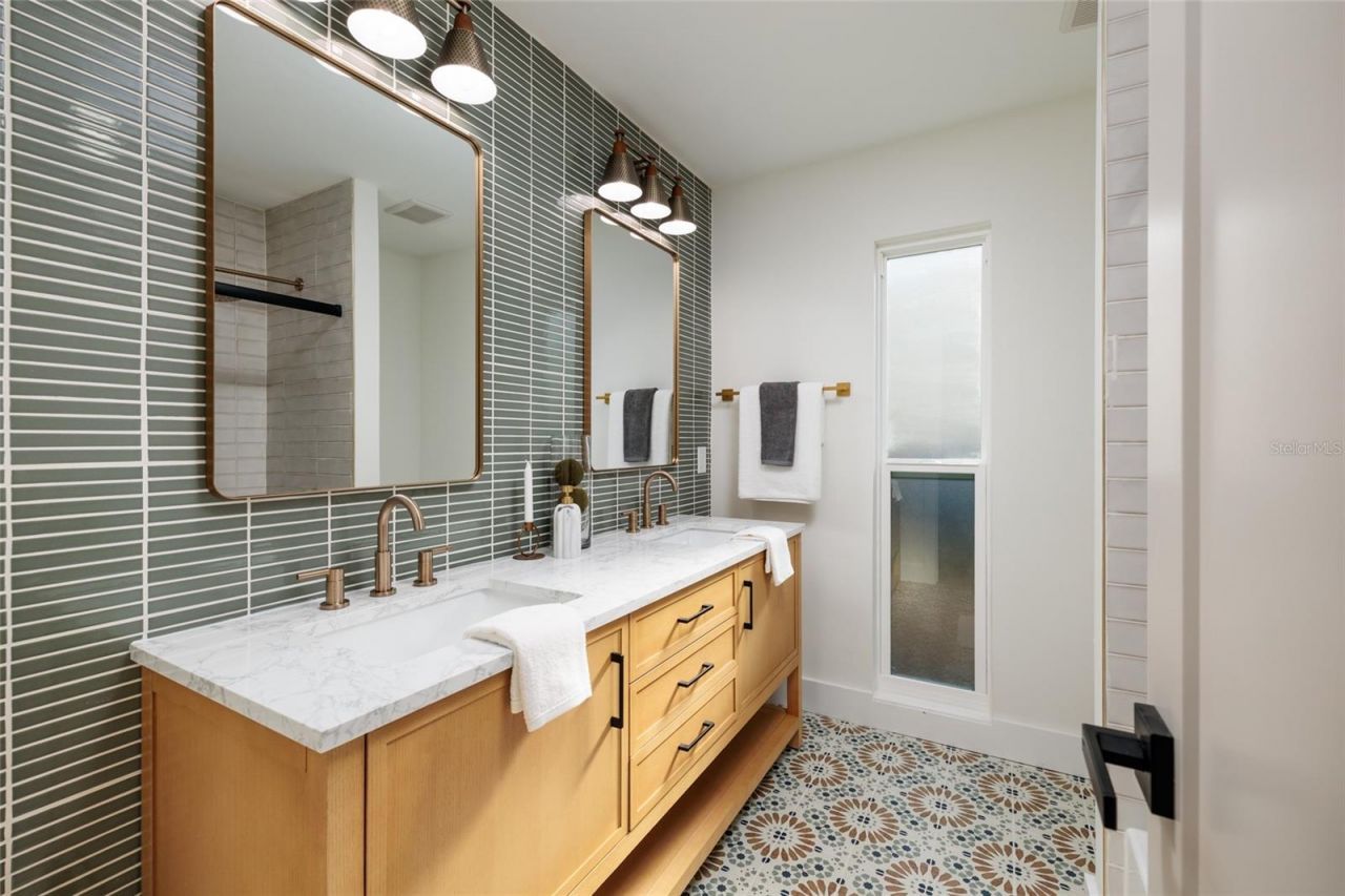 1985 Michigan Avenue Ne, Saint Petersburg, FL 33703 Photo