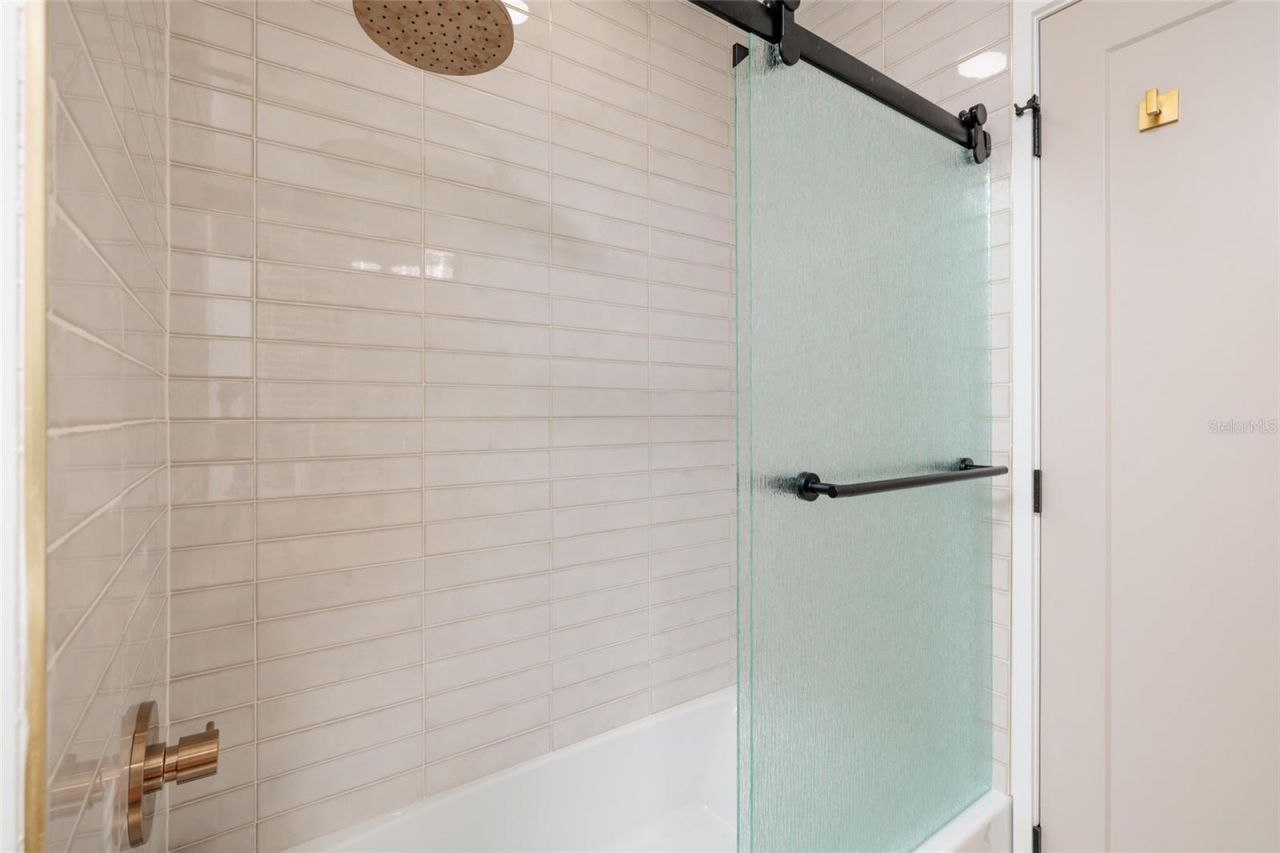 1985 Michigan Avenue Ne, Saint Petersburg, FL 33703 Photo