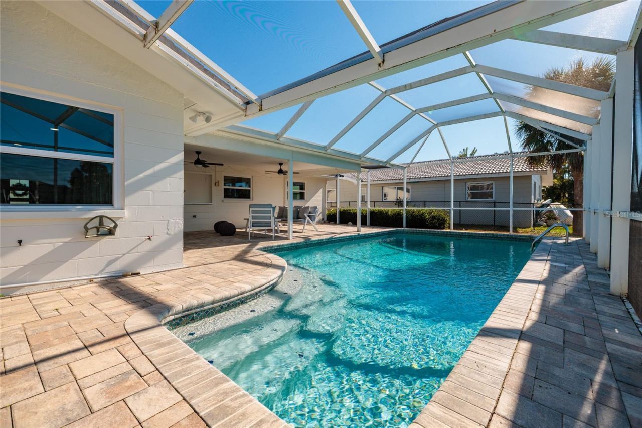 1985 Michigan Avenue Ne, Saint Petersburg, FL 33703 Photo