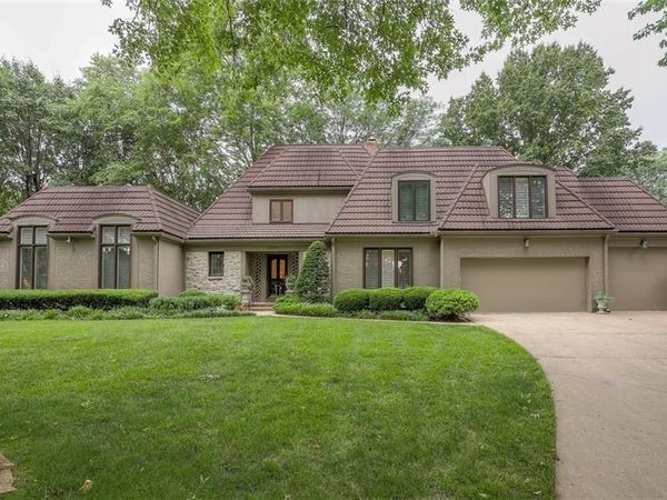 12601 Pawnee Lane, Leawood, KS 66209