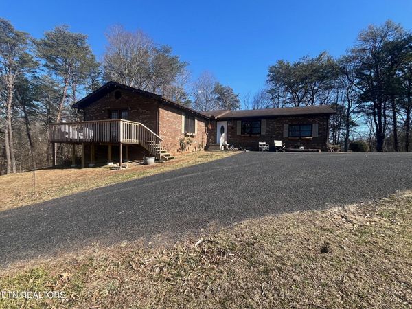 235 Parliament Rd, Harrogate, TN 37752