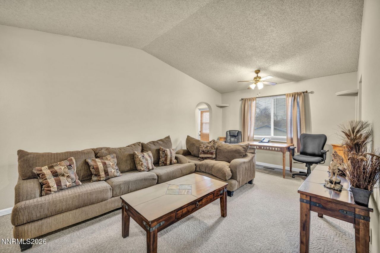 8825 Artesian Way, Reno, NV 89506 Photo