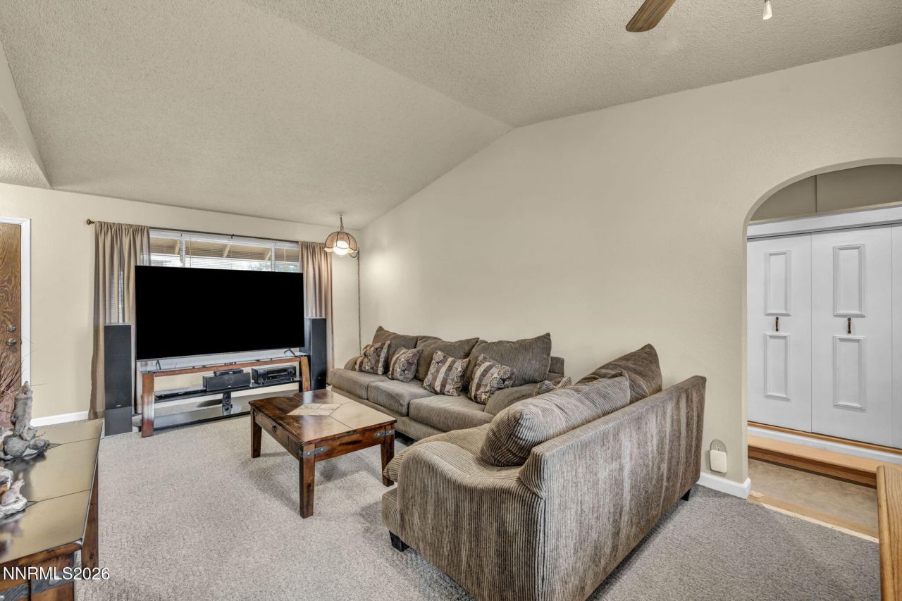 8825 Artesian Way, Reno, NV 89506 Photo