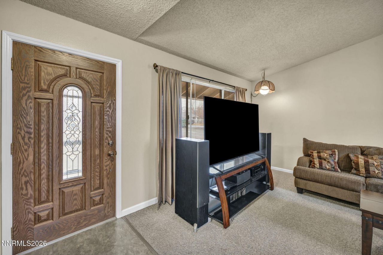 8825 Artesian Way, Reno, NV 89506 Photo