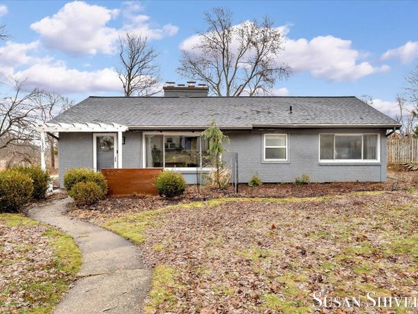 1330 Woodland Avenue NW, Grand Rapids, MI 49504