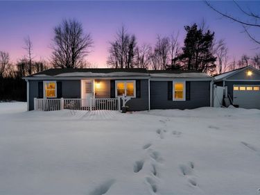 7458 E Taft Road, East Syracuse, NY 13057