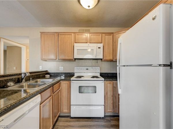 9325 W Desert Inn Road , Unit 108, Las Vegas, NV 89117