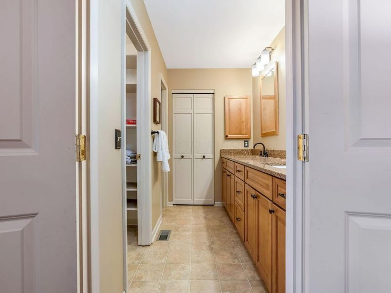 2158 Sandston Road, Columbus, OH 43220 Photo 28