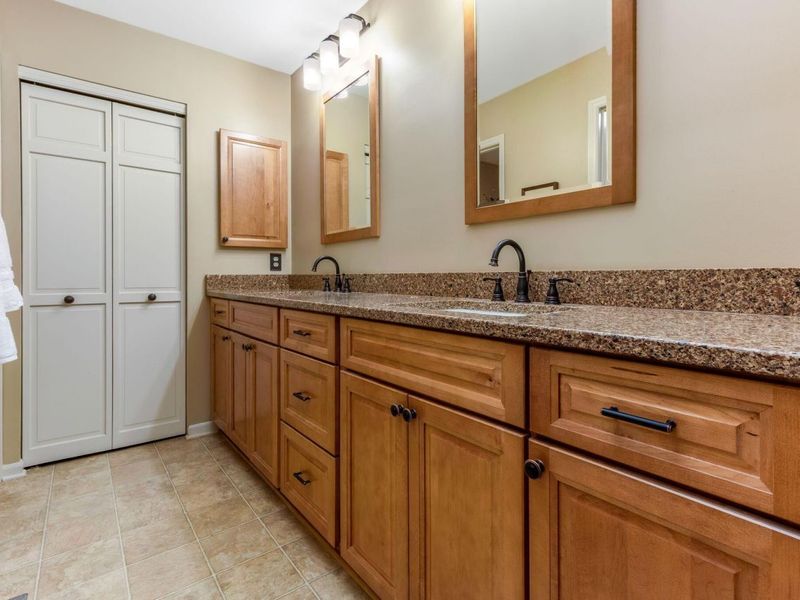 2158 Sandston Road, Columbus, OH 43220 Photo 29