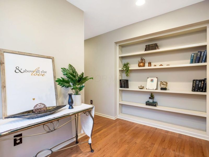 2158 Sandston Road, Columbus, OH 43220 Photo 3