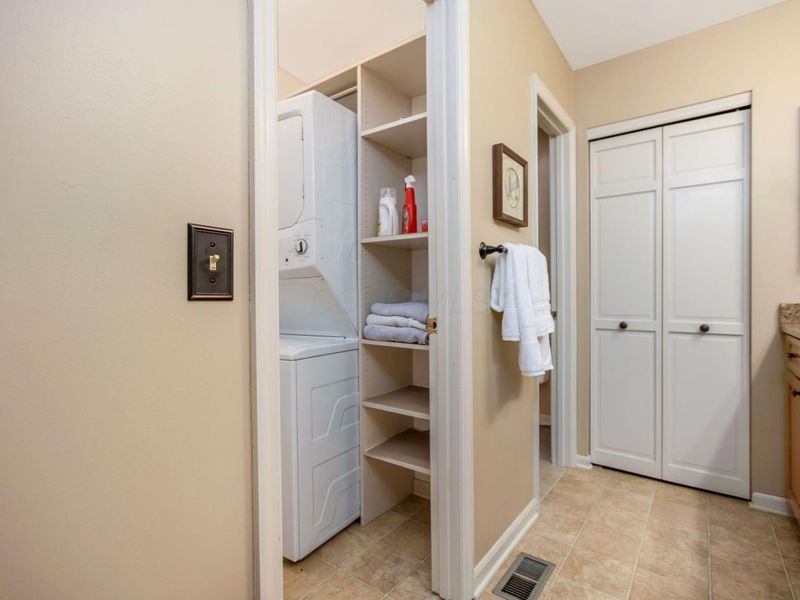 2158 Sandston Road, Columbus, OH 43220 Photo 31