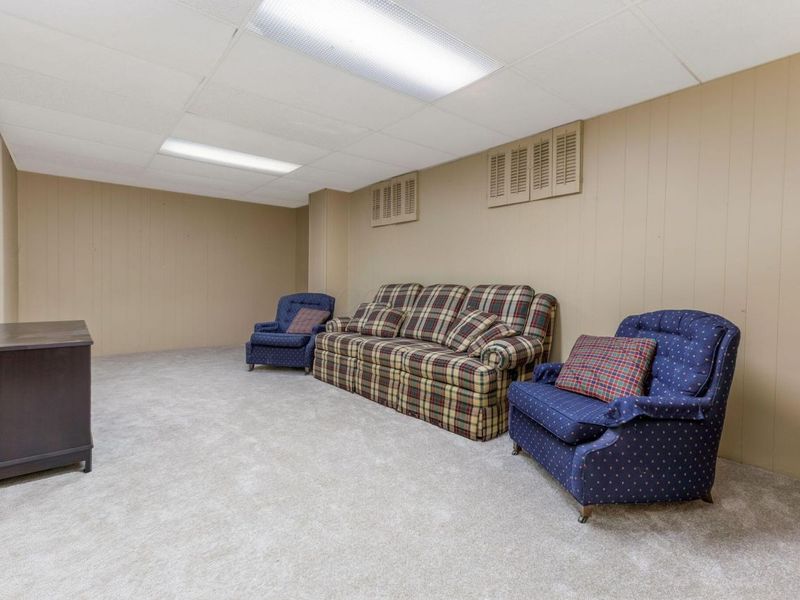 2158 Sandston Road, Columbus, OH 43220 Photo 32