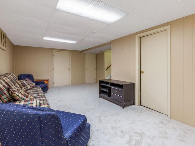 2158 Sandston Road, Columbus, OH 43220 Photo 33