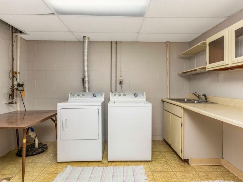 2158 Sandston Road, Columbus, OH 43220 Photo 34