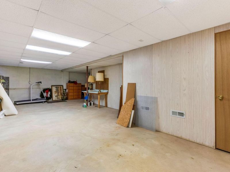 2158 Sandston Road, Columbus, OH 43220 Photo 37