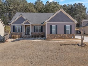 6365 Aarons Way, Flowery Branch, GA 30542