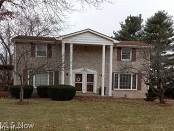 525 S Marion Avenue, Louisville, OH 44641