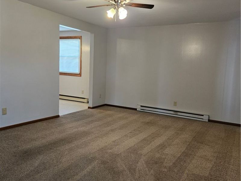 525 S Marion Avenue, Louisville, OH 44641 Photo 10