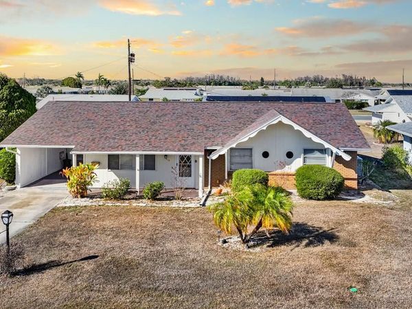 1513 ARROWHEAD DRIVE, SUN CITY CENTER, FL 33573