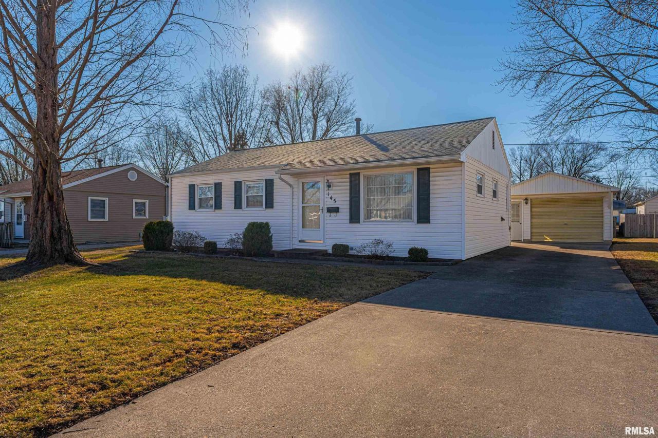 145 Debruler Drive, Lincoln, IL 62656 Main Photo