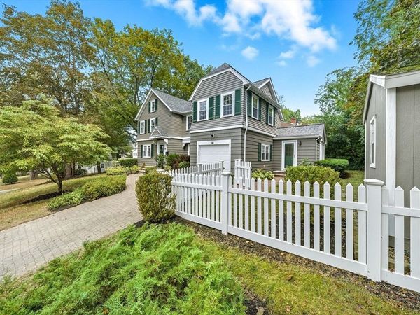 10 Preston Road, Lexington, MA 02420