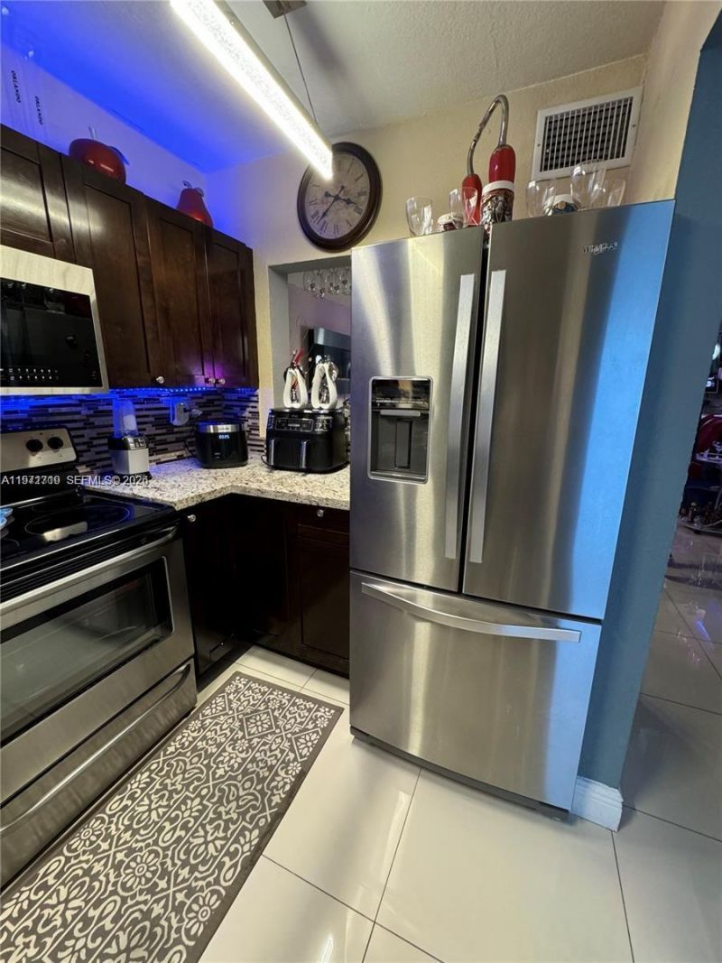 3870 W 8th Ln, Unit 19, Hialeah, FL 33012 Photo