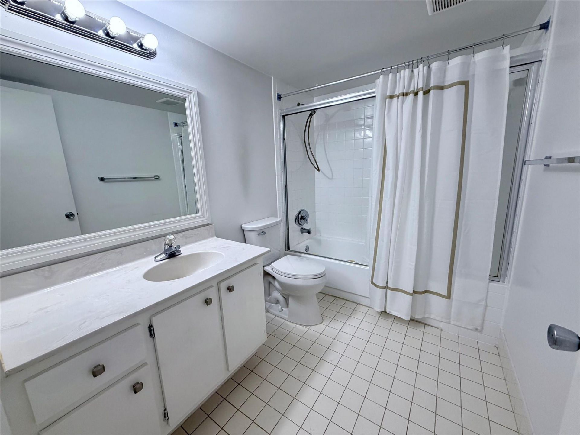 801 SW 133rd Terrace, Unit 410 K, Pembroke Pines, FL 33027 Photo