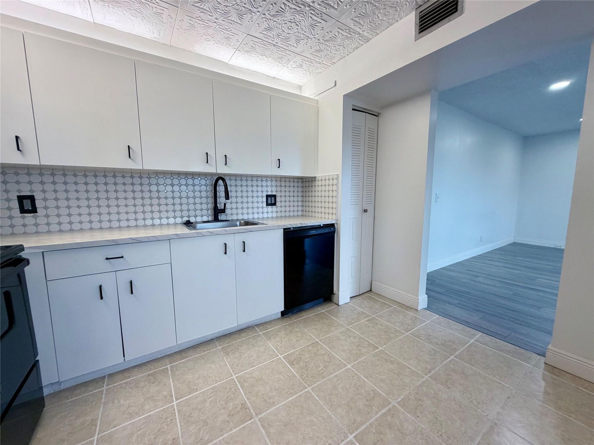 801 SW 133rd Terrace, Unit 410 K, Pembroke Pines, FL 33027 Photo